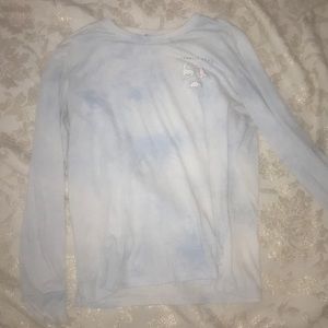 blue long sleeve graphic shirt